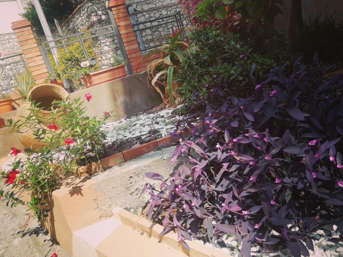 Anto'S Apartment - Giardini Naxos Εξωτερικό φωτογραφία